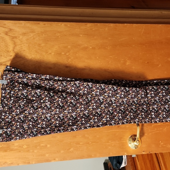 Capris - Picture 2 of 2